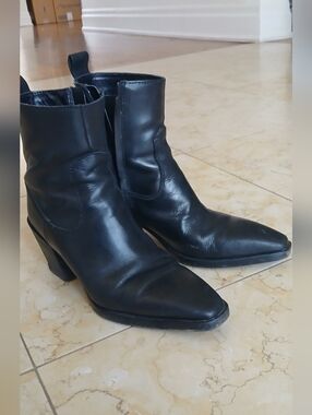 Classic Mango Black Pointed-Toe Women's Ankle Boots